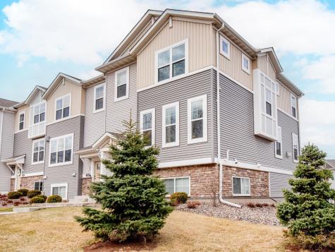 2217 Gateway Hill Road North Saint Paul MN 55109