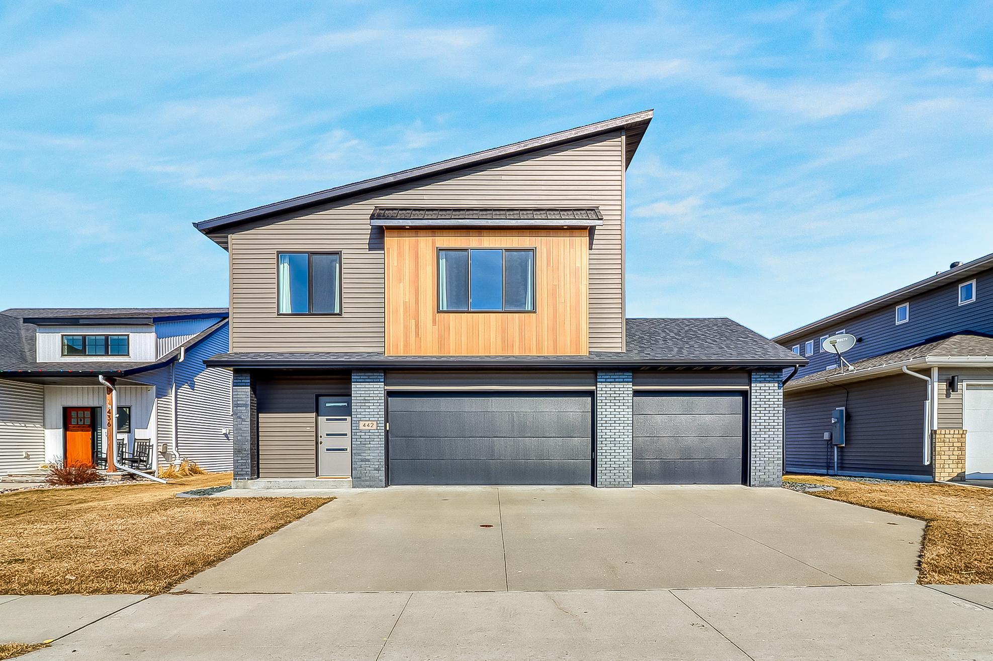 442 Hampton Drive W Moorhead MN 56560