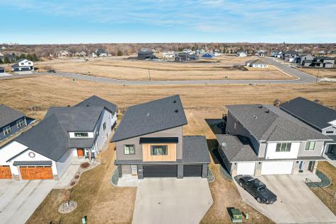 442 Hampton Drive W Moorhead MN 56560