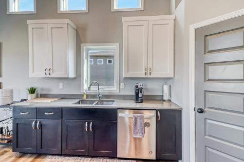 442 Hampton Drive W Moorhead MN 56560