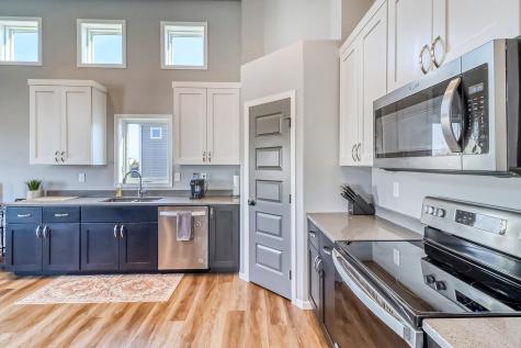 442 Hampton Drive W Moorhead MN 56560