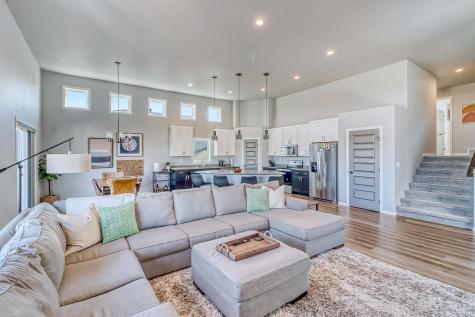 442 Hampton Drive W Moorhead MN 56560
