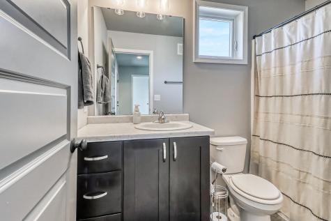 442 Hampton Drive W Moorhead MN 56560