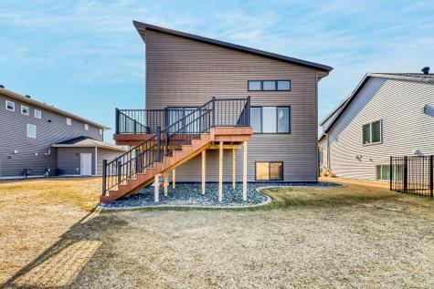 442 Hampton Drive W Moorhead MN 56560