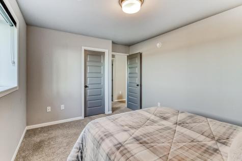 442 Hampton Drive W Moorhead MN 56560