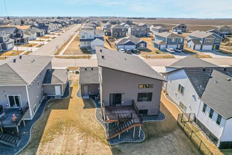 442 Hampton Drive W Moorhead MN 56560