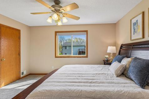 1274 Parkside Lane Waconia MN 55387