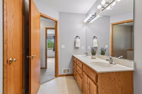 1274 Parkside Lane Waconia MN 55387
