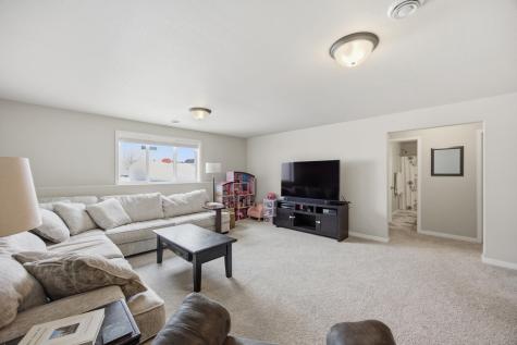 454 Skylane Street Kindred ND 58051