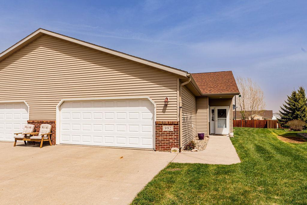 992 33rd Street S Moorhead MN 56560