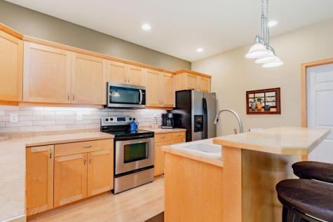 992 33rd Street S Moorhead MN 56560