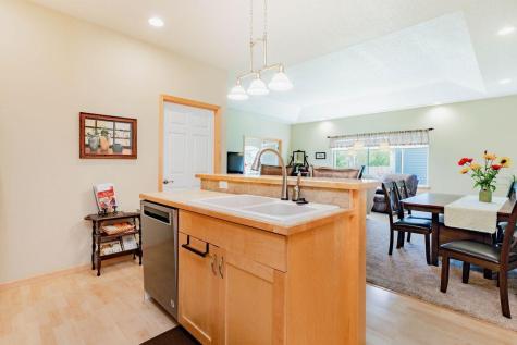 992 33rd Street S Moorhead MN 56560