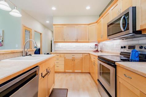 992 33rd Street S Moorhead MN 56560
