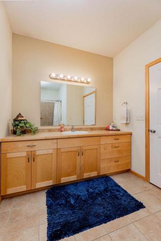 992 33rd Street S Moorhead MN 56560