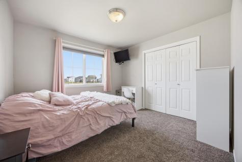 219 6th Street E Horace ND 58047