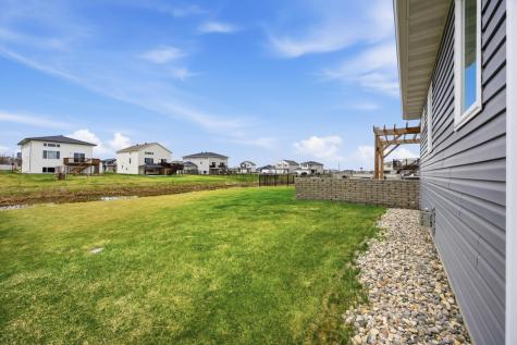 219 6th Street E Horace ND 58047