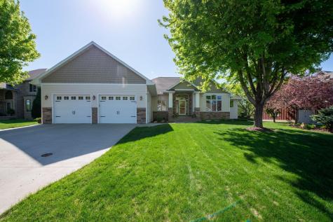 26 Deerwood Court North Mankato MN 56003