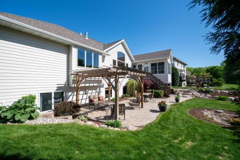 26 Deerwood Court North Mankato MN 56003