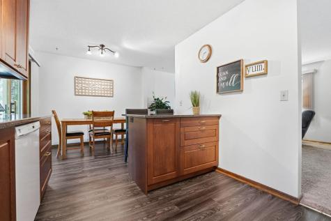 783 Bur Oak Court Vadnais Heights MN 55127