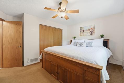 783 Bur Oak Court Vadnais Heights MN 55127
