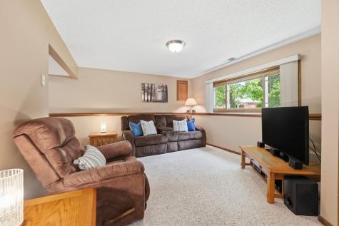 783 Bur Oak Court Vadnais Heights MN 55127