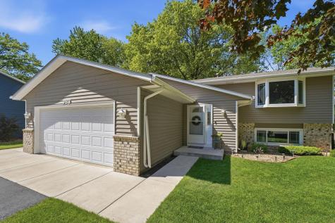783 Bur Oak Court Vadnais Heights MN 55127