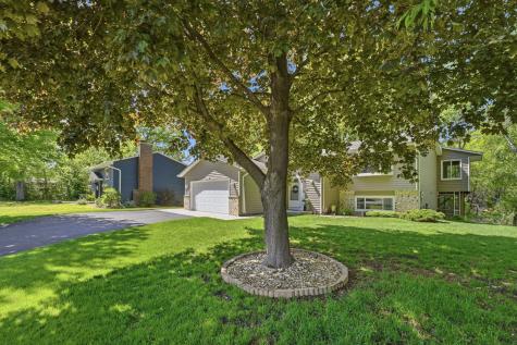 783 Bur Oak Court Vadnais Heights MN 55127