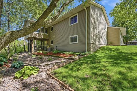 783 Bur Oak Court Vadnais Heights MN 55127