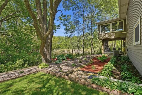 783 Bur Oak Court Vadnais Heights MN 55127