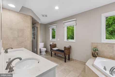 905 Windemere Curve Plymouth MN 55441