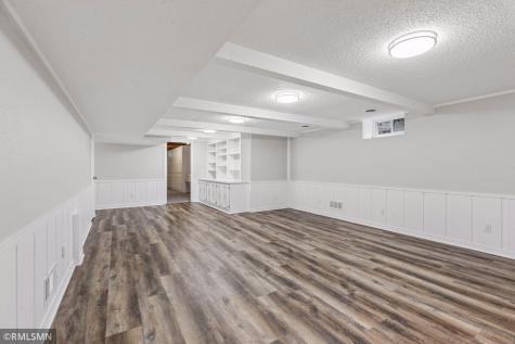 905 Windemere Curve Plymouth MN 55441