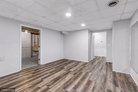 905 Windemere Curve Plymouth MN 55441
