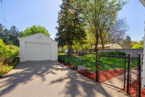 830 Mcknight Road N Maplewood MN 55119