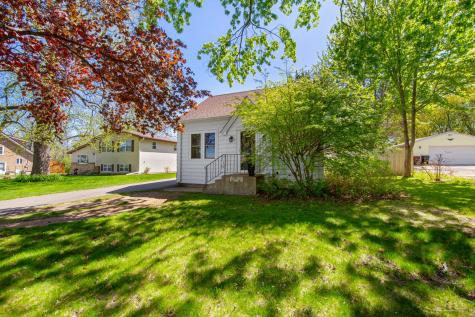 830 Mcknight Road N Maplewood MN 55119