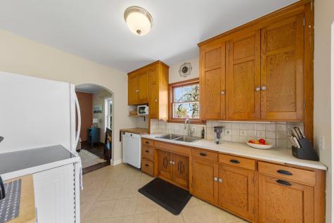 830 Mcknight Road N Maplewood MN 55119