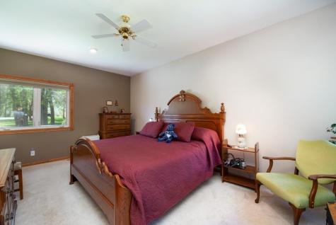 1524 Squirrels Nest Road Kasota MN 56050