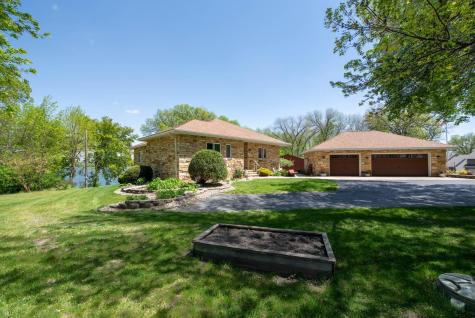 1524 Squirrels Nest Road Kasota MN 56050