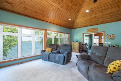 1524 Squirrels Nest Road Kasota MN 56050