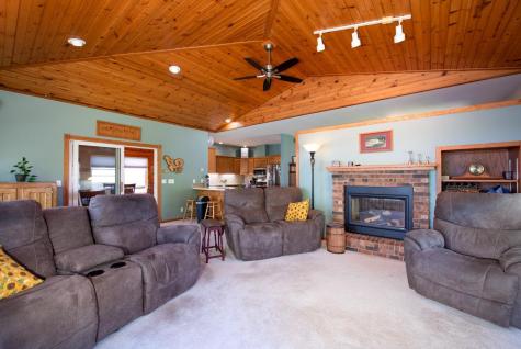 1524 Squirrels Nest Road Kasota MN 56050