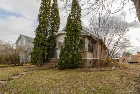 115 N Lexington Avenue Le Center MN 56057