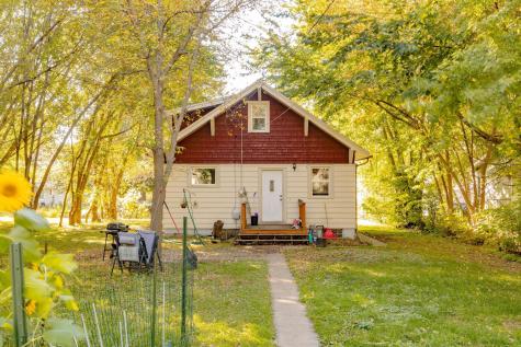 1017 Hawthorne Street Alexandria MN 56308