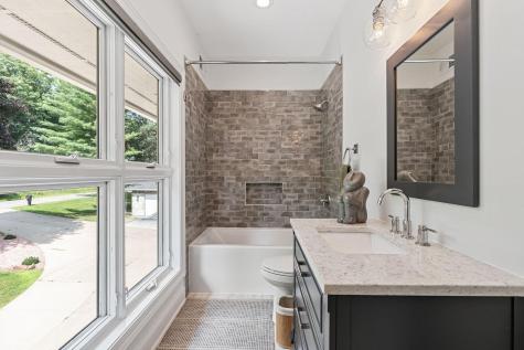 9 Red Forest Way North Oaks MN 55127