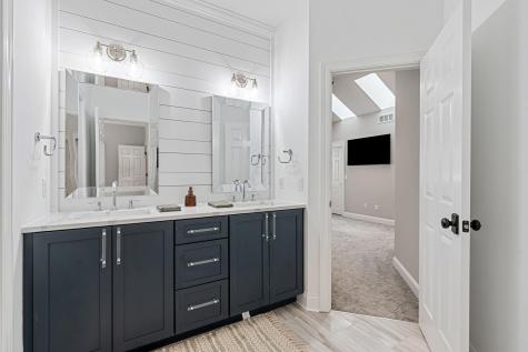 9 Red Forest Way North Oaks MN 55127