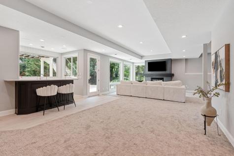 9 Red Forest Way North Oaks MN 55127