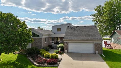 1976 Bay Street Worthington MN 56187