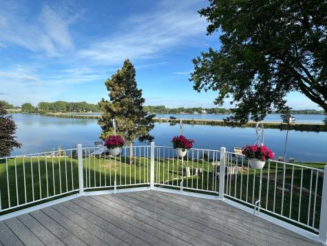 1976 Bay Street Worthington MN 56187