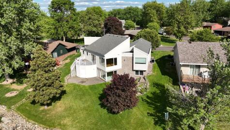 1976 Bay Street Worthington MN 56187
