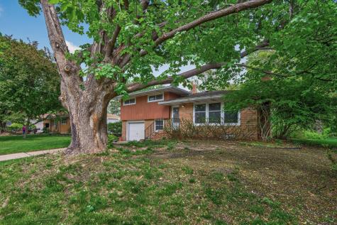 3104 Mildred Drive Roseville MN 55113