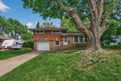 3104 Mildred Drive Roseville MN 55113