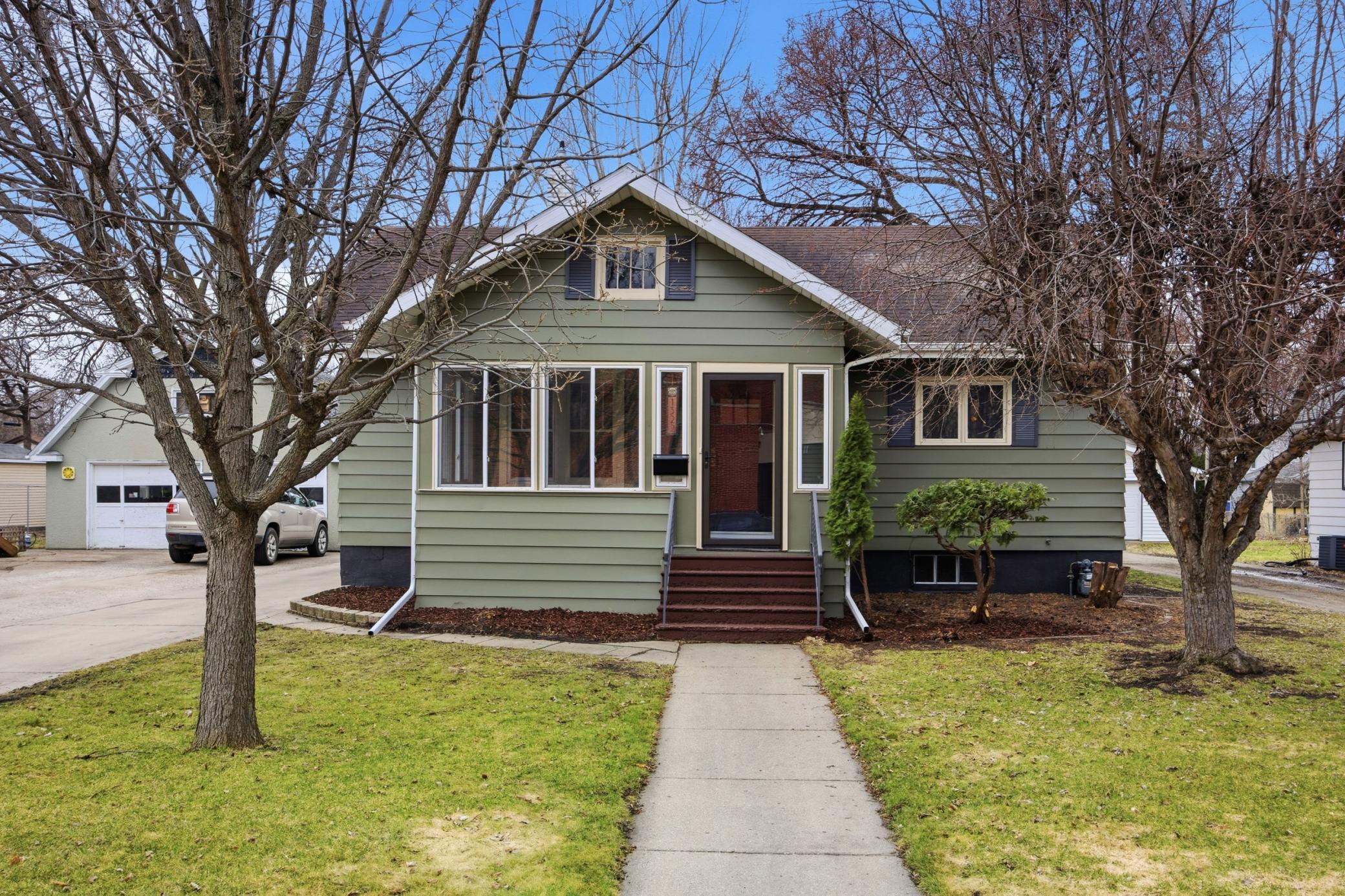 1322 9th Avenue S Fargo ND 58103